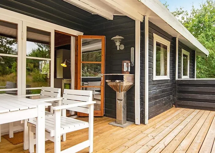 6 Person Holiday Home In Henne
